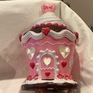 Valentine Pink Cupcake House - Lights Up